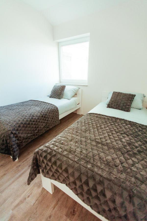 Appartement Sunny Oak Estate à Mengeš Extérieur photo